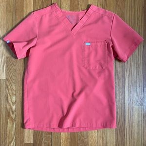 Figs Three-Pocket Scrub Top